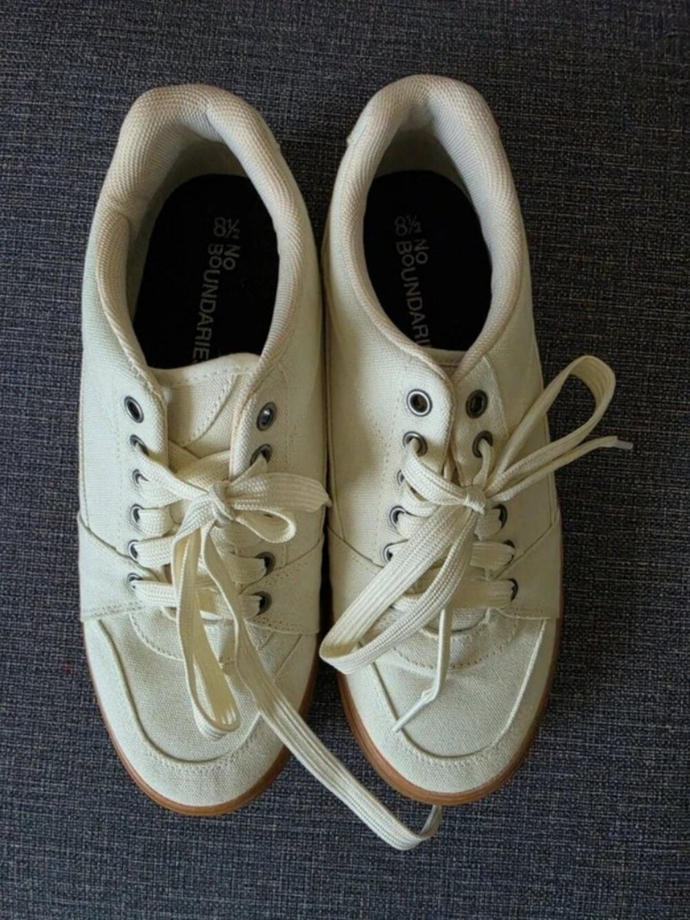 No Boundaries Men's Canvas Low Top Lace-Up Sneakers White Gum Rubber Sole